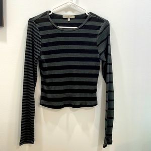 This cute long sleeve top is a perfect pair with any outfit